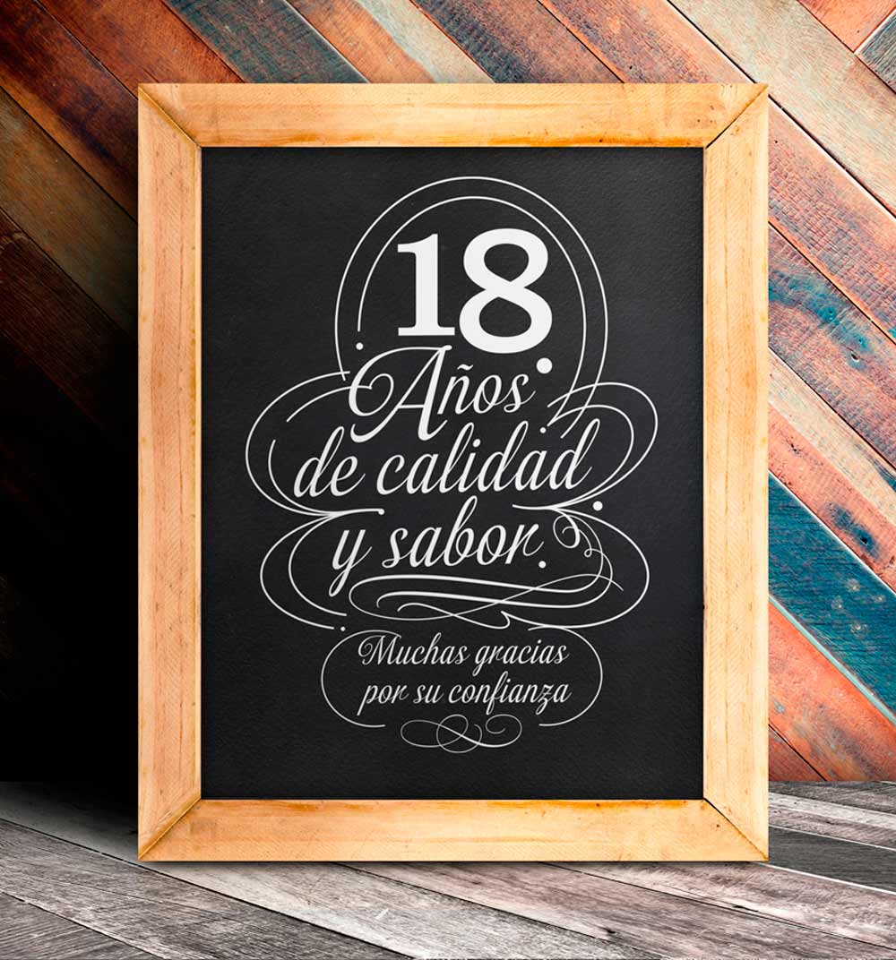 Caligrafia en pizarra de madera para los 18 años de la cafetería Ilvia
