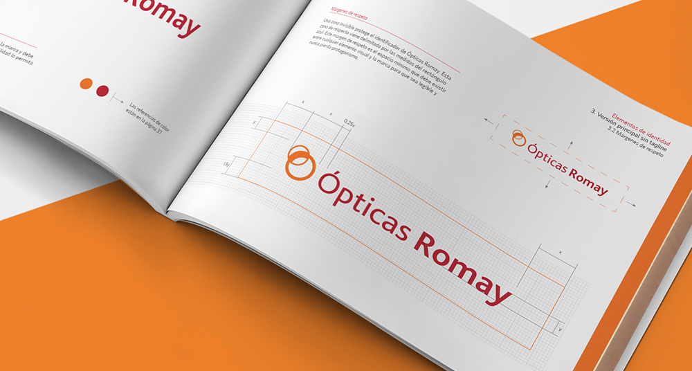 Manual de identidad corporativa o brandbook con el rediseño del logotipo de la marca Romay